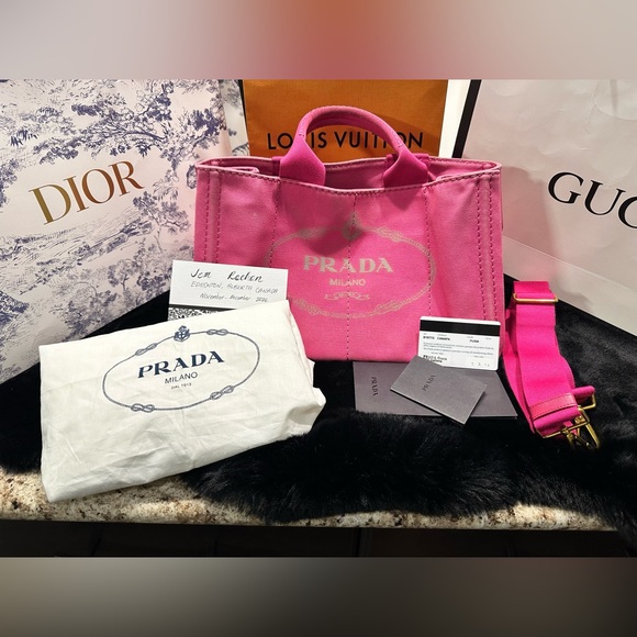 Prada Handbags - 🔶🔶FINAL PRICE DROP🔶🔶🎀Large PRADA CANAPA🎀